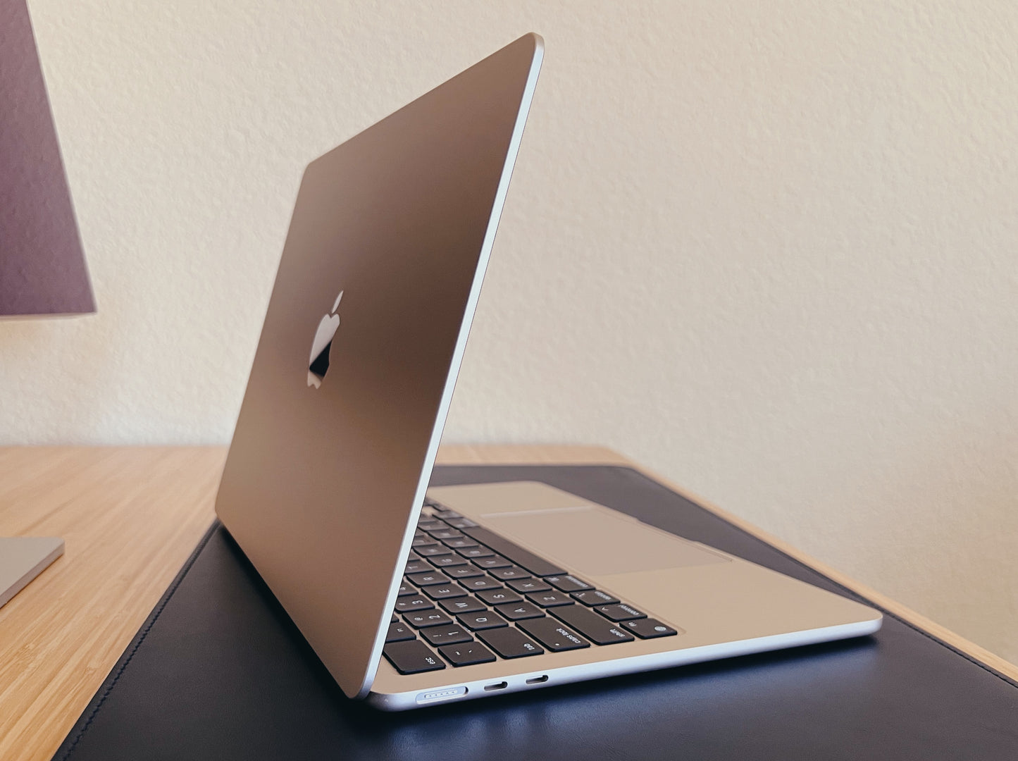 MacBook Air (M2, 2022)